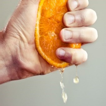 comer naranja